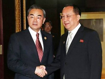 王毅、李容浩