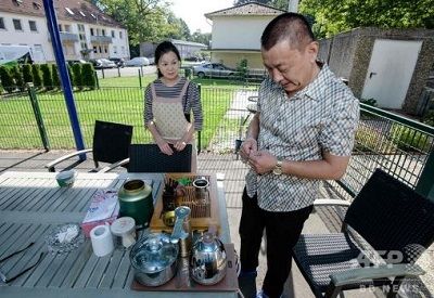 ドイツの深い森に暮らす中国人100人