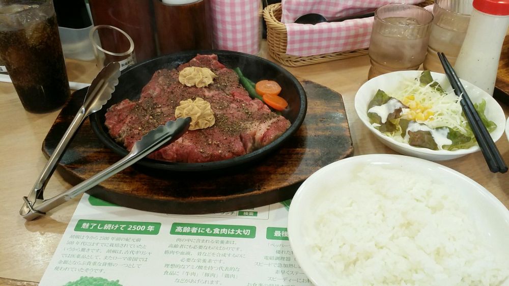 韓国人「日本の秋葉原でステーキを食べてきた」→「日本食事は世界最高だ」