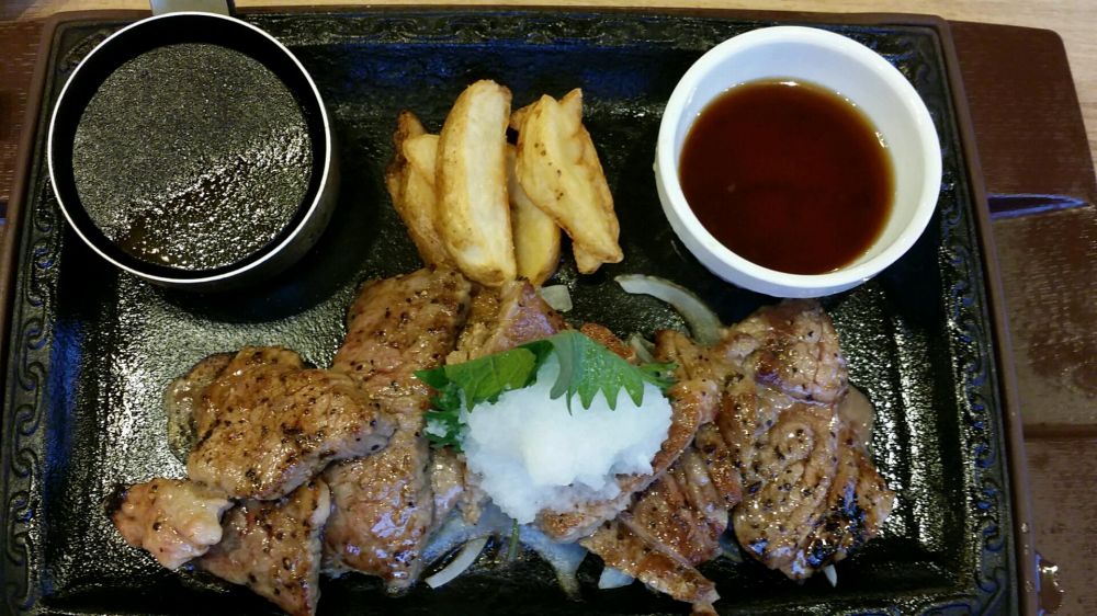 韓国人「日本の秋葉原でステーキを食べてきた」→「日本食事は世界最高だ」