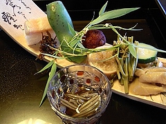 じゅんさい いかめし 筍 ズッキーニ 生姜みそを挟んで 山桃 いかなごのぐき煮