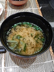 味噌汁 ジュンサイ入り