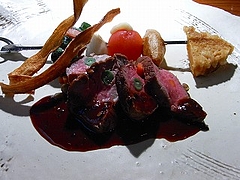 ヒレ肉のロースト 黒胡椒と赤ワインのソース