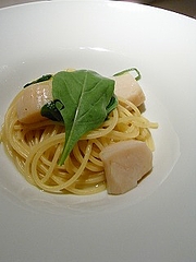帆立とルッコラのパスタ