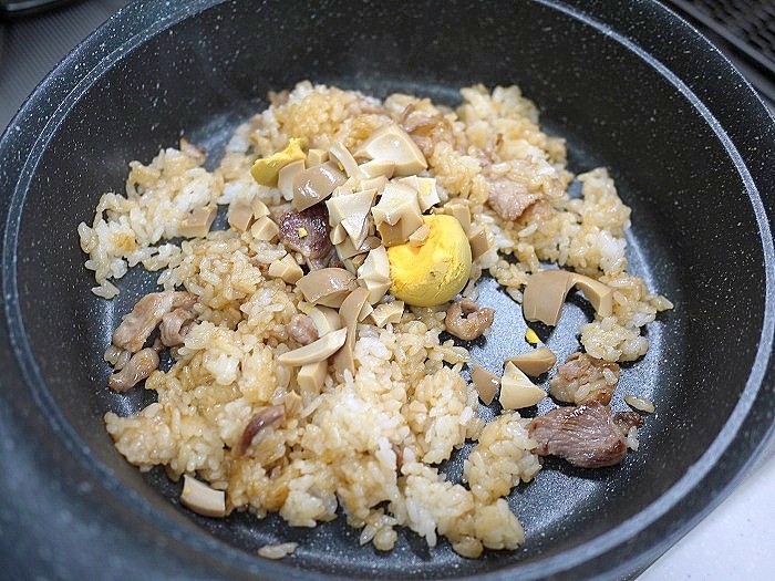 s-チャーシューの残り汁で2品たまご焼き飯6