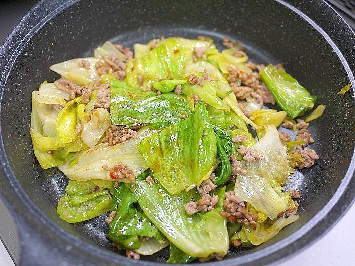 s-ひき肉とレタスのピリ辛炒め7
