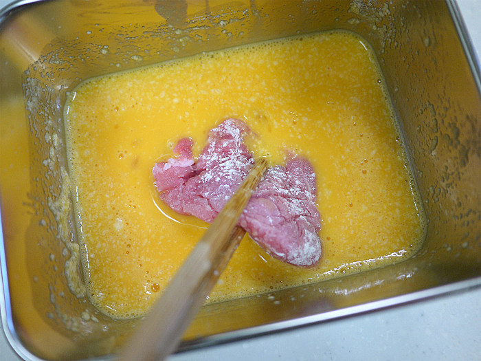 sチーズ風味の「豚ヒレ肉のピカタ5