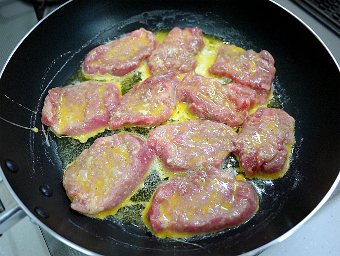 sチーズ風味の「豚ヒレ肉のピカタ6