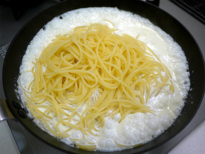 sゴルゴンゾーラのクリームパスタ6