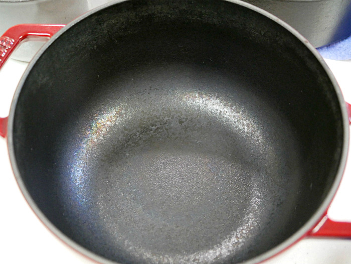 s重曹でストウブ鍋のお手入れ2