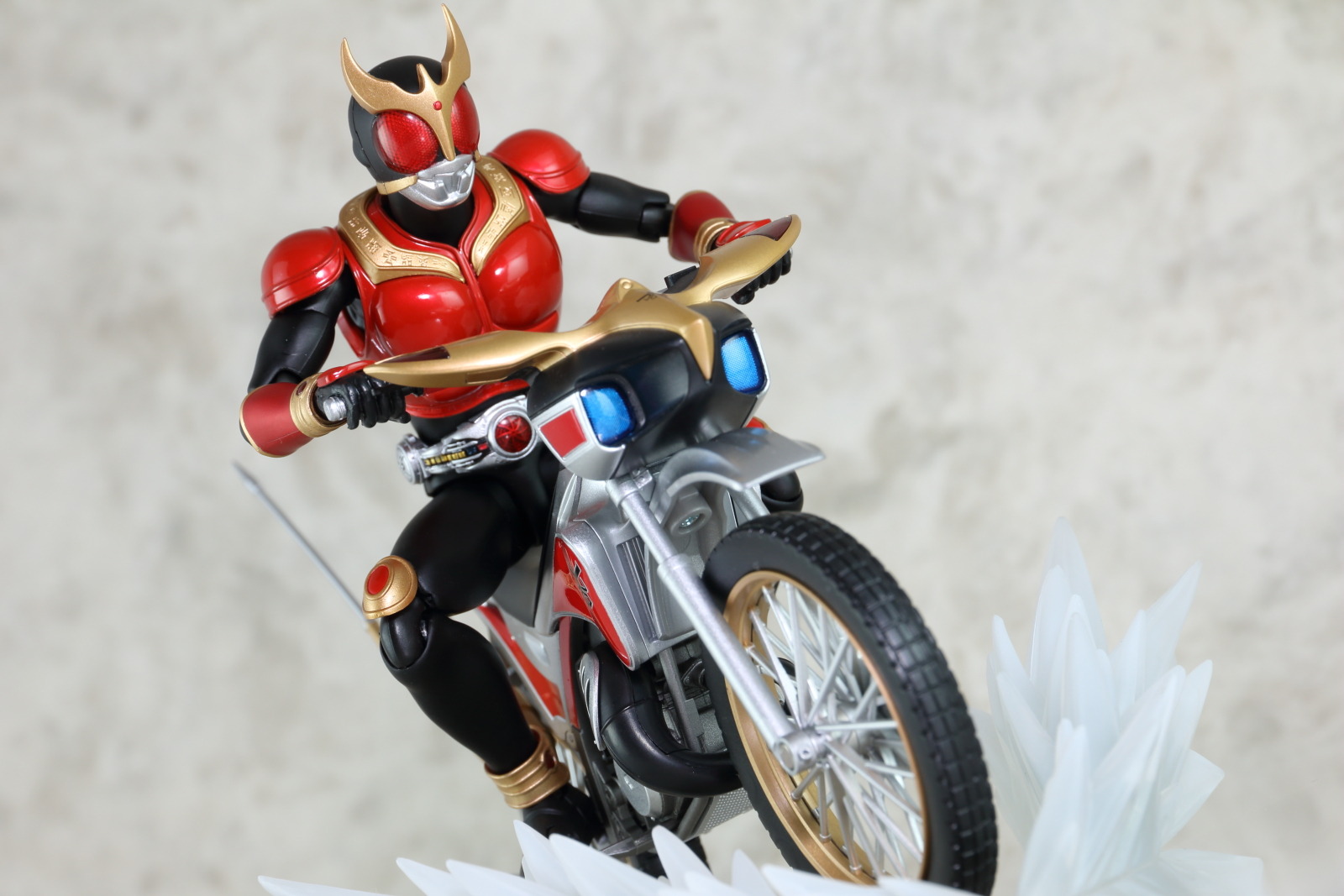 得価高評価 ヤフオク! S.H.Figuarts(フィギュアーツ) トライチェイサー
