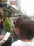 元町のキムカツも行列