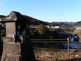 休み石(祠?)