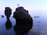 R5沿いの奇岩(鳥居がある)