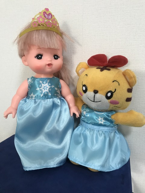 メルちゃんとはなちゃんの、エルサの服を作りました！！ : ☆フェルト