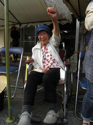 小野塚さんしらかし園プロレス 019
