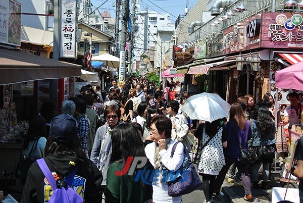 http://livedoor.blogimg.jp/kankoku_news/imgs/2/4/24998b18.jpg