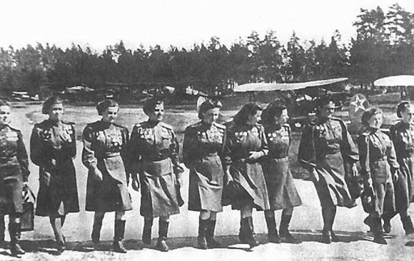 そして伝説となったロシア軍の女性兵士。第588夜間戦闘爆撃部隊、スターリングラードの魔女たち