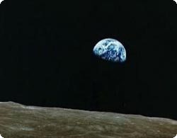 月の内部に大量の水が存在することが判明（米研究）