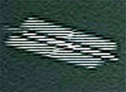 長方形すぎる謎の高速飛行物体がオーストラリアで撮影される