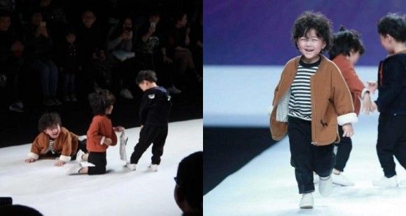 小さな子どもたちのファッションショーでほのぼのハプニング。これにより一気に人気者となった4歳の男の子モデル（中国）