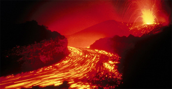 日本が2つも！火山噴火・竜巻・巨大地震、近い将来必ず来る！と予測されている10の自然災害