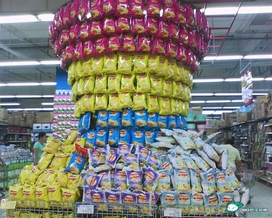 funny-china-supermarket-product-displays-03-560x448