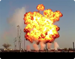 【動画】爆発と色とりどりの煙幕。昼用の花火が凄い！