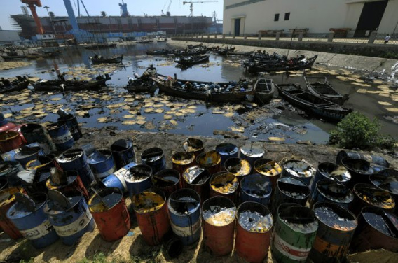 cleaning_dalian_harbor_31