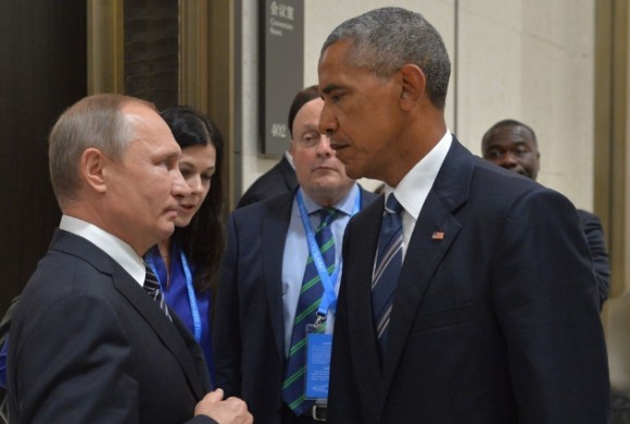 番組の途中ですがプーチンです。一触即発、G20サミットでプーチンとオバマがガンの飛ばしあいをしていたシーンがコラ化