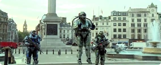 スパルタンが空を飛んだ！！ロンドンで行われた「HALO」の空中パフォーマンス