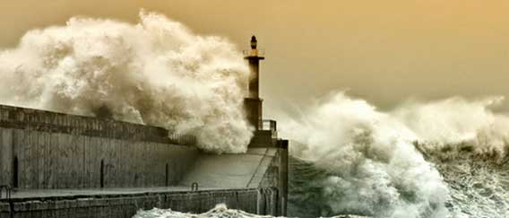 海を守る灯台の凛々しくも美しい13枚の画像（+動画）