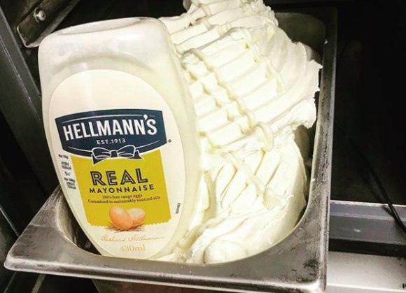 マヨラーならいける！のか？マヨネーズががっつり入ったアイス「マヨネーズ・アイスクリーム」がスコットランドで爆誕