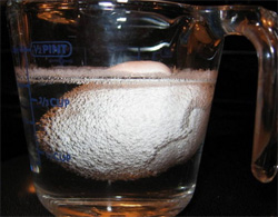 ライトに当てるとテラっと光る、中身が透けて見える卵「酢卵」を作ってみよう