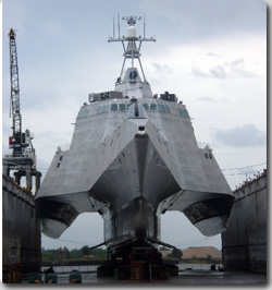 米軍の最新鋭戦闘艦『LCS-2（インディペンデンス）』のトライアル公試映像