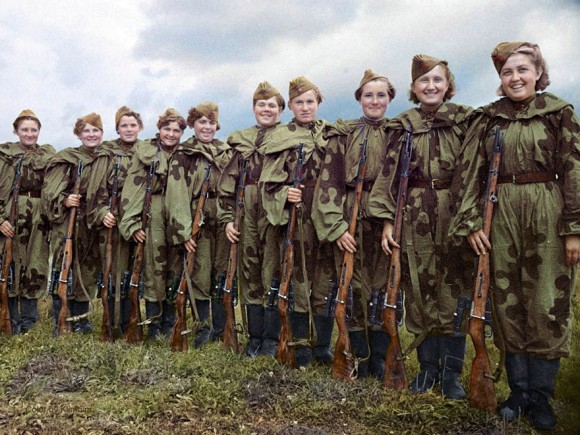 第二次世界大戦中に活躍したロシアのスナイパー女性兵士たちの写真をカラー化
