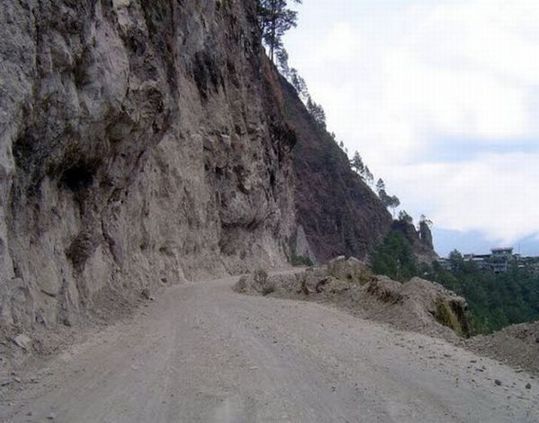 most_dangerous_roads_in_the_world_22