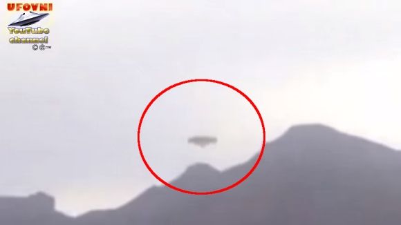 目撃者多数。ボリビアの上空をされた、やけにリアリティのあるUFO映像