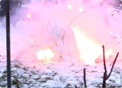 雪だるまの受難：爆破、火あぶり、キャノンガンで粉砕される雪だるま虐待映像ベスト５