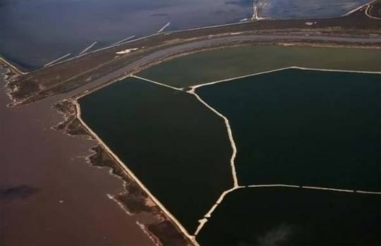 colored-salt-ponds-12
