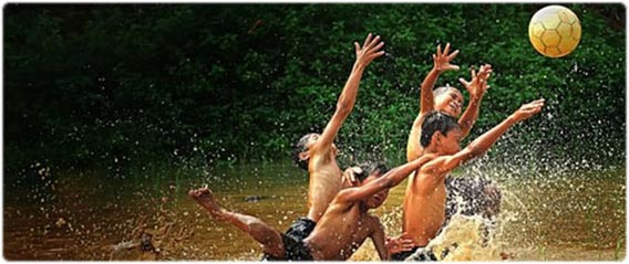 躍動感溢れる決定的瞬間をとらえたアクション写真