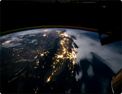 宇宙飛行士になった気分で楽しめる、地球一周の旅タイムラプス映像