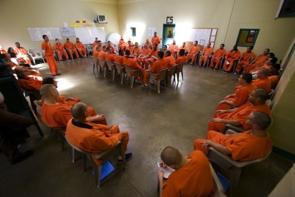 海外刑務所、10の奇妙な更生プログラム