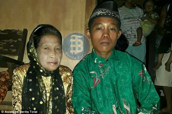 年の差55歳婚だと!? 16歳の少年と71歳の女性が熱烈に愛し合ってゴールイン(インドネシア)