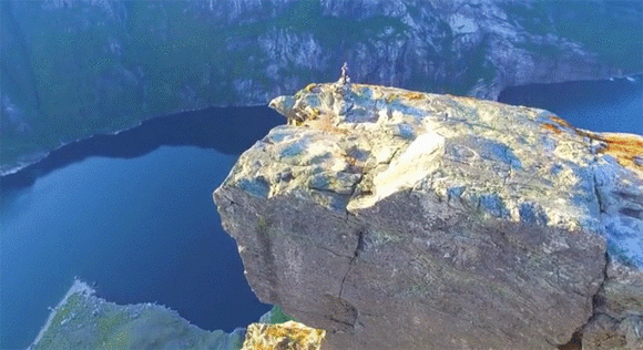 ノルウェーの絶景、プルピット・ロックの断崖絶壁やシェラーグボルテンの奇跡の岩をドローン撮影