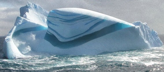 水と雪が作り上げた神秘の造形、世界11の幻想的氷の世界