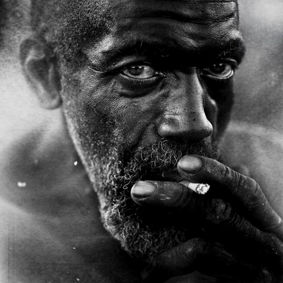 amazing_black_and_white_photos_of_the_homeless_640_05
