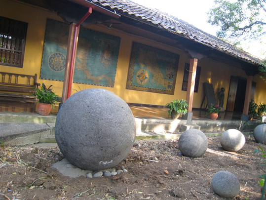 Costa-Rica-stone-spheres7