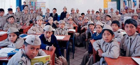 世界の学校、世界の教室、世界の生徒たち