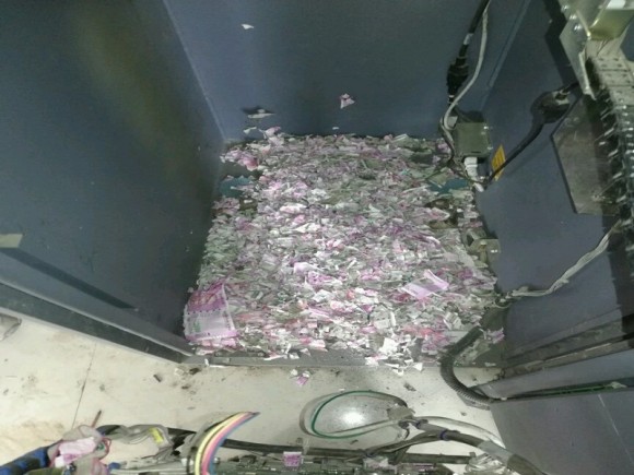 ネズミのやることだから...ATMに侵入したネズミが紙幣200万円分で巣作り
